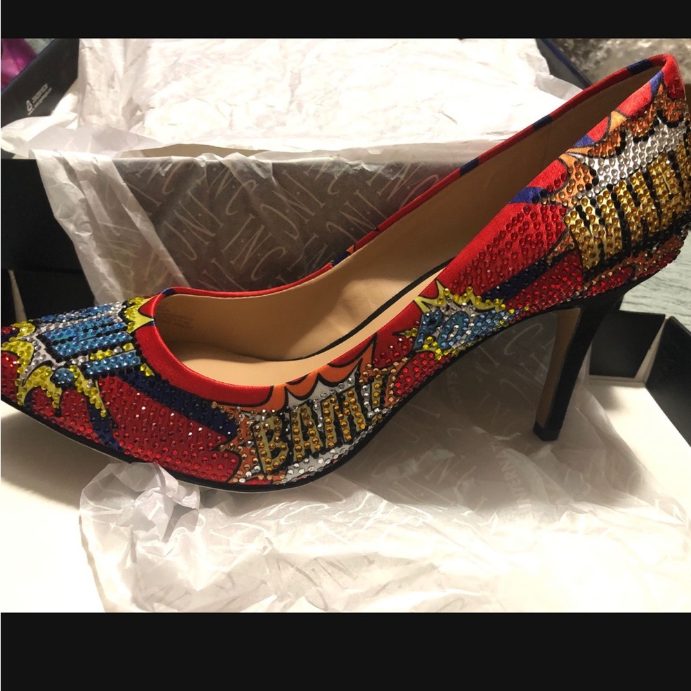 Heels brand new bought them at macy but daughter never wore them